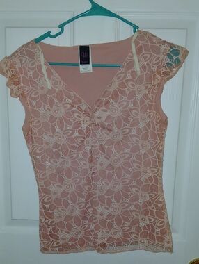 Wrapper Pink Lace Floral V-Neck Cap Sleeve Blouse
